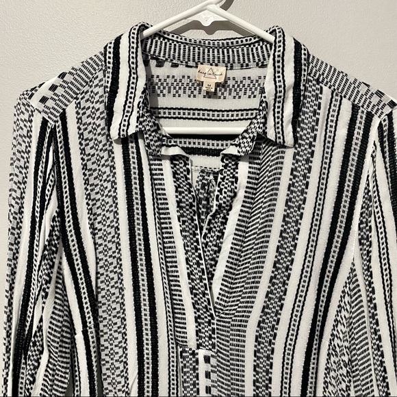 ✨Host Pick✨Keep In Touch Brand Tunic - Picture 2 of 4